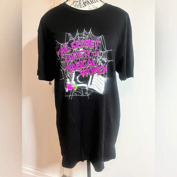 Witchy T shirt - Picture 1 of 4